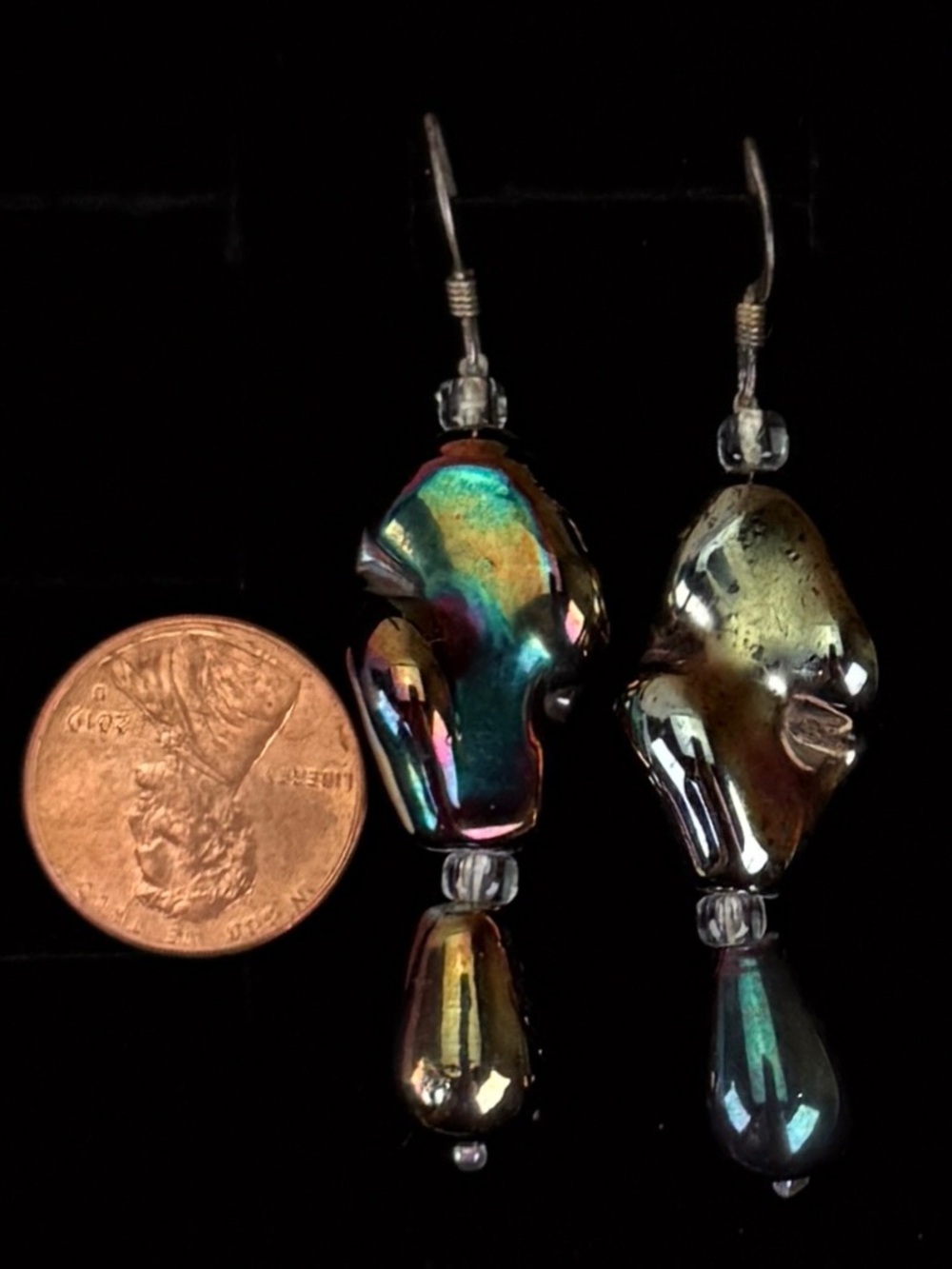 Interesting vintage Silvertone purpleish beaded drop angle earrings - Picture 3 of 7